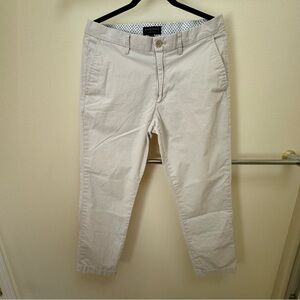 Banana Republic - Aiden Chino pants - 33x30 - light birch color